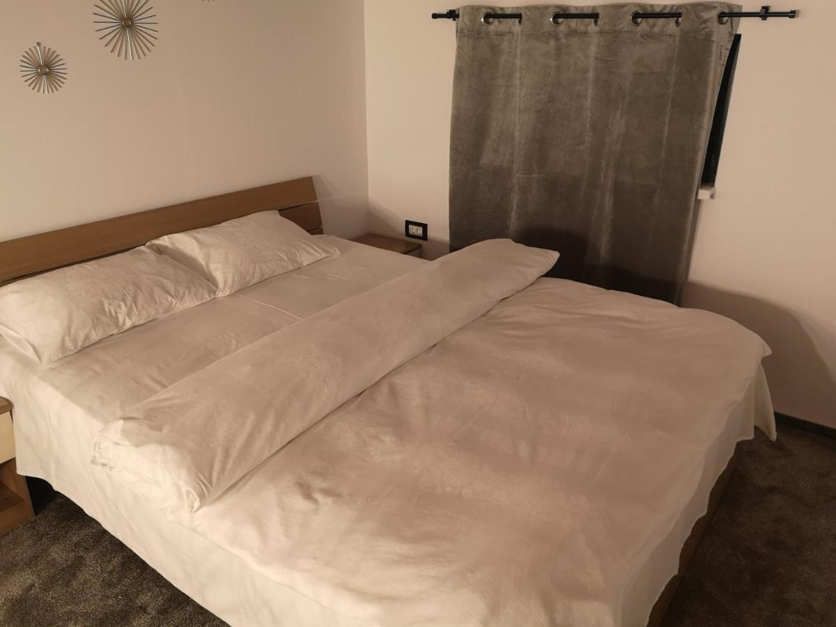 Kopel Haus Villa Balotesti Buitenkant foto